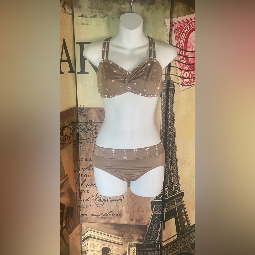 The Lineup 2 piece Dancewear set, criss cross top (small-full), brief (medium)